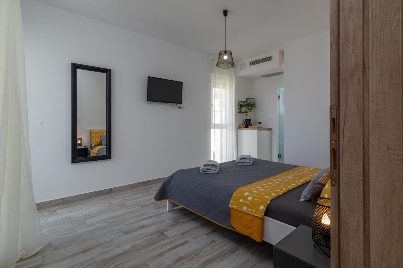 Apartmani Luce Trogir Zewnętrze zdjęcie